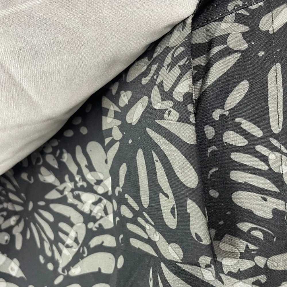 RipSkirt Hawaii Womens S Black Grey Abstract‎ Floral Wrap Skirt Beach Resort
